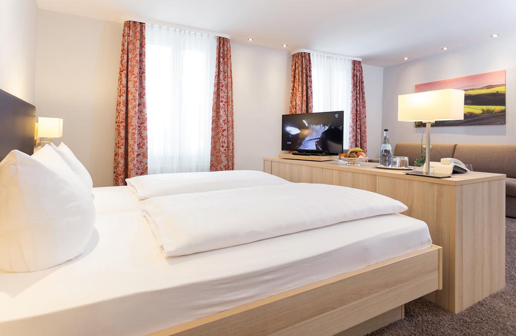 Hotel Pfaelzer Wald باد بيرغزابيرن المظهر الخارجي الصورة