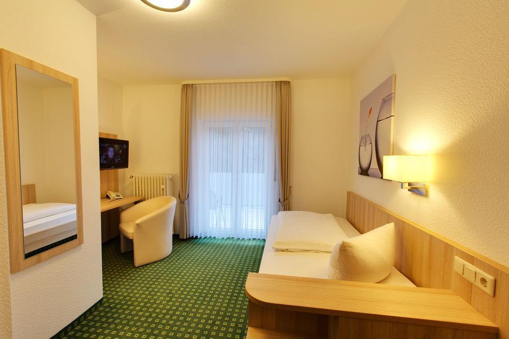 Hotel Pfaelzer Wald باد بيرغزابيرن المظهر الخارجي الصورة