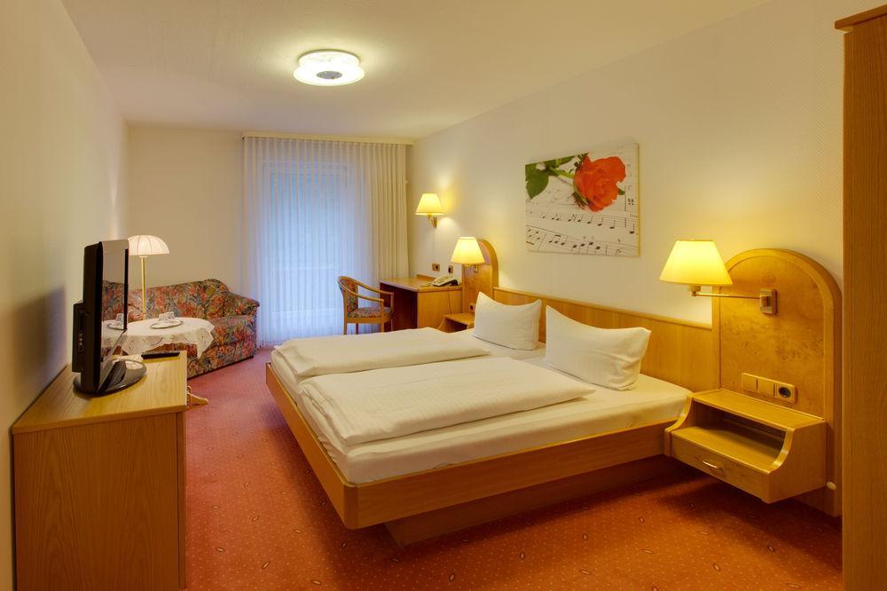Hotel Pfaelzer Wald باد بيرغزابيرن المظهر الخارجي الصورة