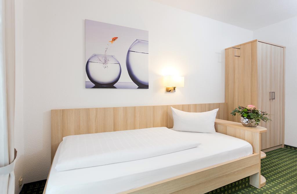 Hotel Pfaelzer Wald باد بيرغزابيرن المظهر الخارجي الصورة