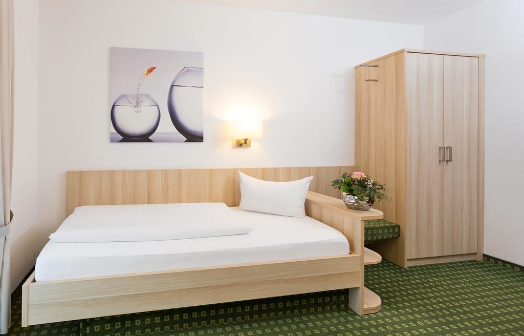 Hotel Pfaelzer Wald باد بيرغزابيرن المظهر الخارجي الصورة